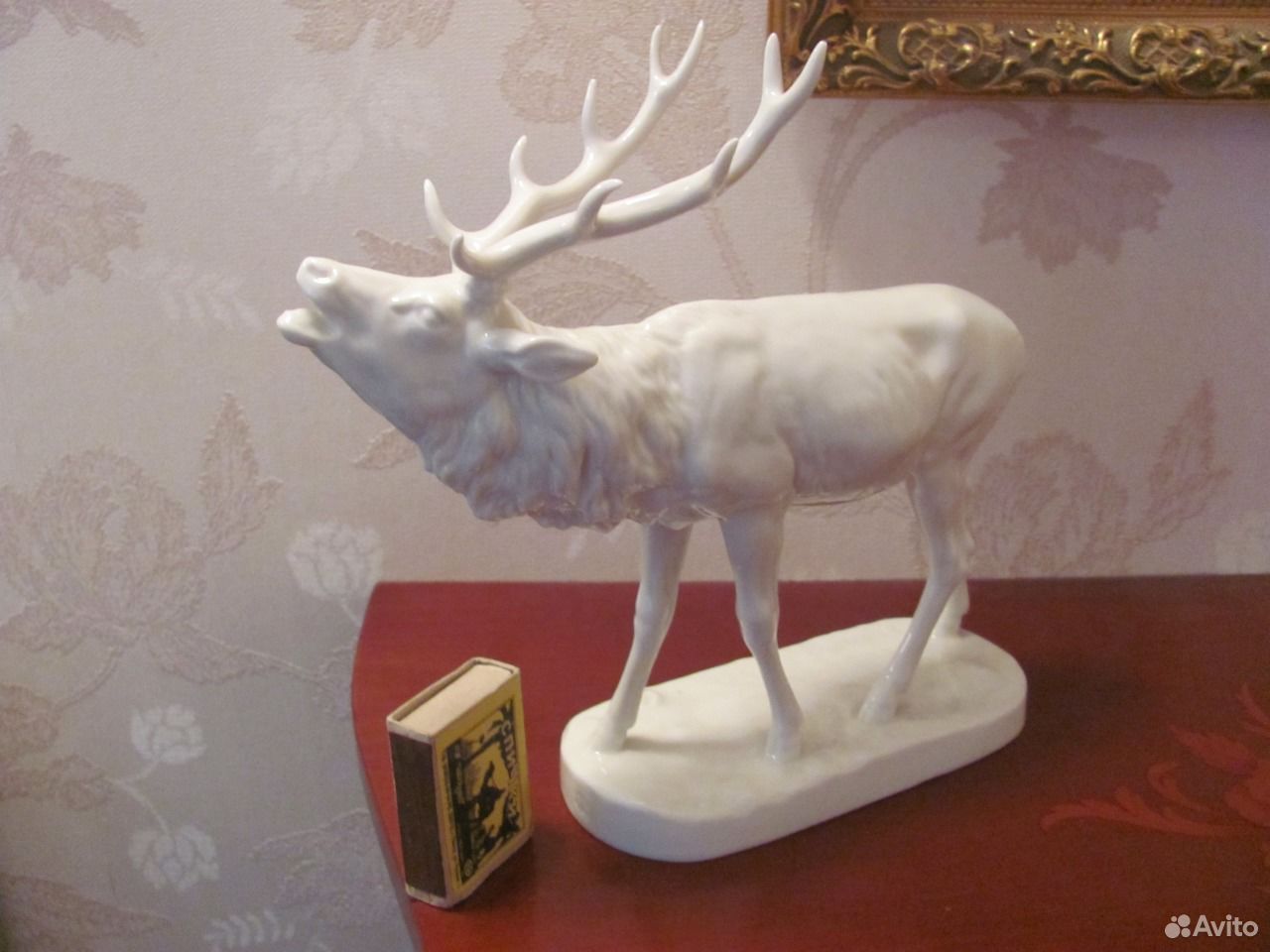Авито олень. Статуэтка олень Германия. Фарфоровый олень Германия. Авито статуэтки олени. Фигурка фарфоровая лежащий олень Германия.