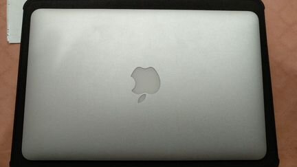 Apple MacBook Air (11-inch, mid 2011)