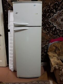 Продам холодильник Атлант 1,78 м. в рабочем состоя