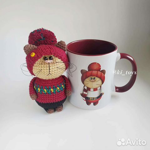 Игрушки и кружки котики