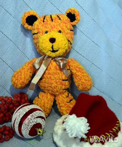 Вязаная игрушка тигренок