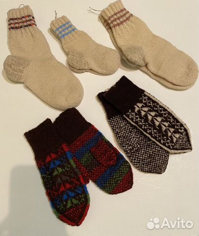 Варежки и носки из шерсти