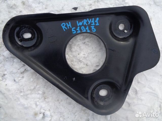 Кронштейн балки двигателя правый Nissan Wingroad