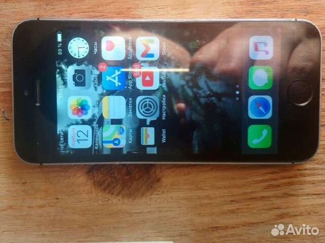 Мобильный телефон iPhone 5s