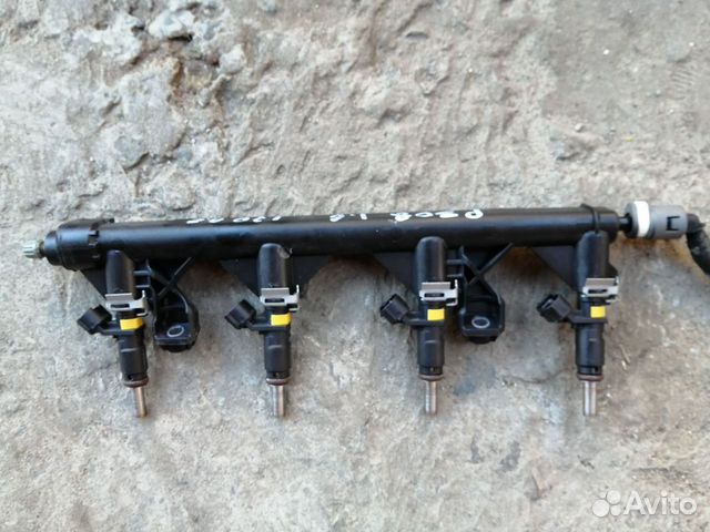 Топливная форсунка Ситроен С4 Пежо 308 1.6 EP6