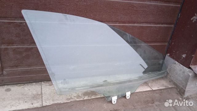 Стекло боковое mazda 3 bm