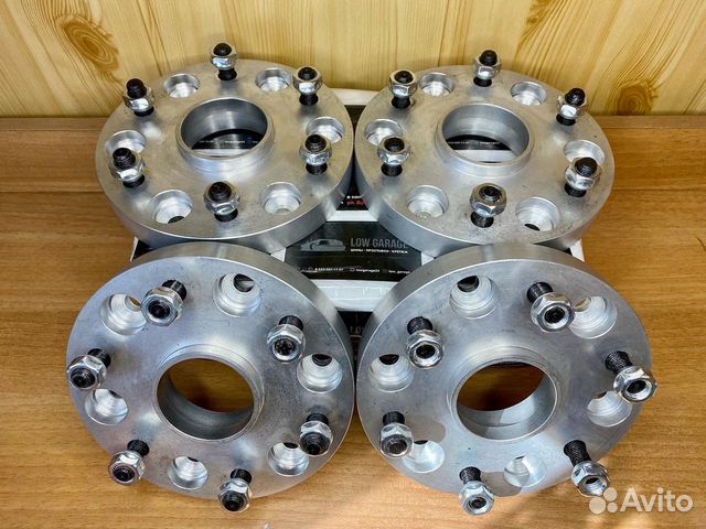 Проставки 6х139.7 25мм цо67.1. Новые