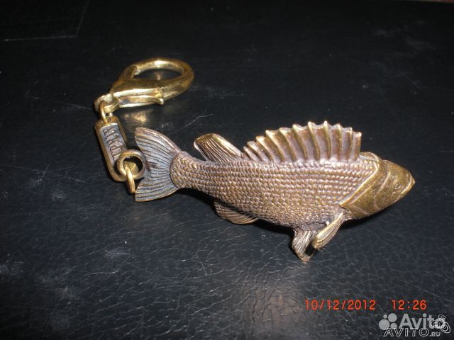 Брелок бронза рыба окунь с карабином