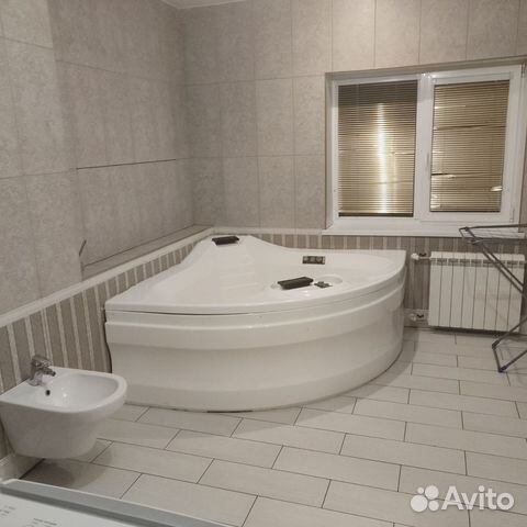 

6-к. дом, 235 м²