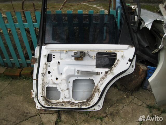 Nissan Primera P10 дверь правая задняя Nissan Primera P10 дверь правая задняя