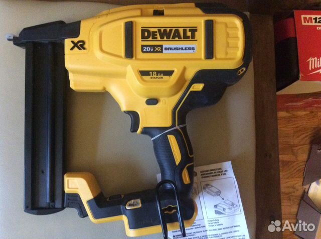 DCN680d1 Dewalt нейлер финишный, 18GA, 16-54мм