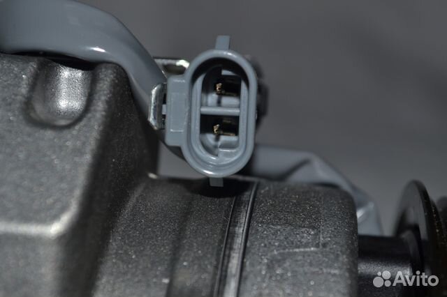 Компрессор кондиционера Hummer H2 03-08 Компрессор кондиционера Hummer H2 03-08