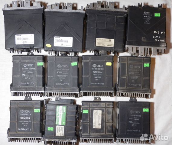 Эбу VW Passat B3 Golf 1.8л бензин 037906022