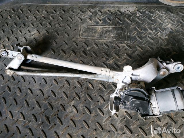 Трапеция стеклоочистителя Toyota RAV4 2008 год