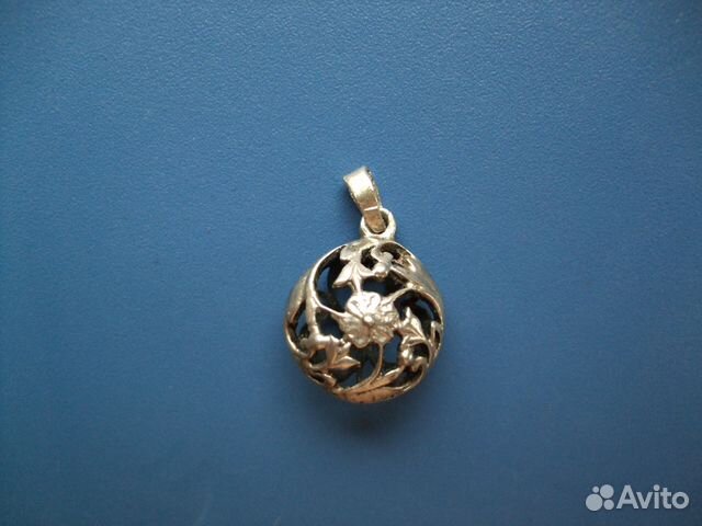 Старинный серебряный кулон