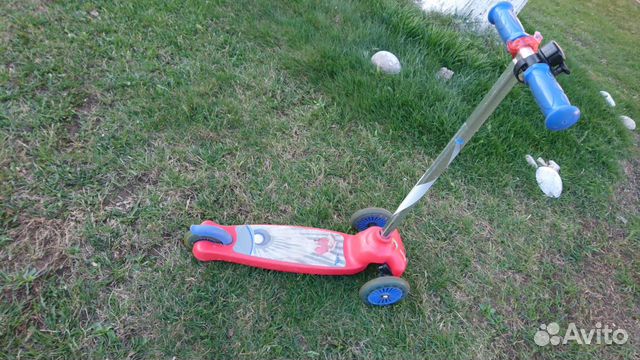 Отличный самокат трехколесный