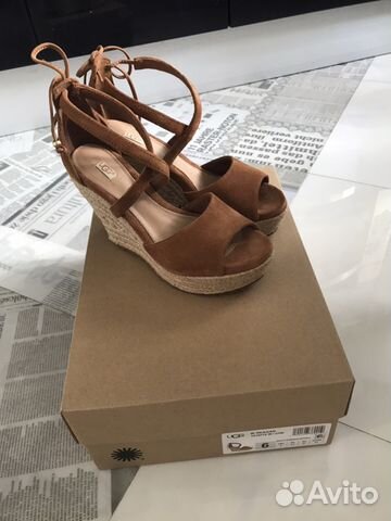 Босоножки UGG оригинал новые Босоножки UGG оригинал новые