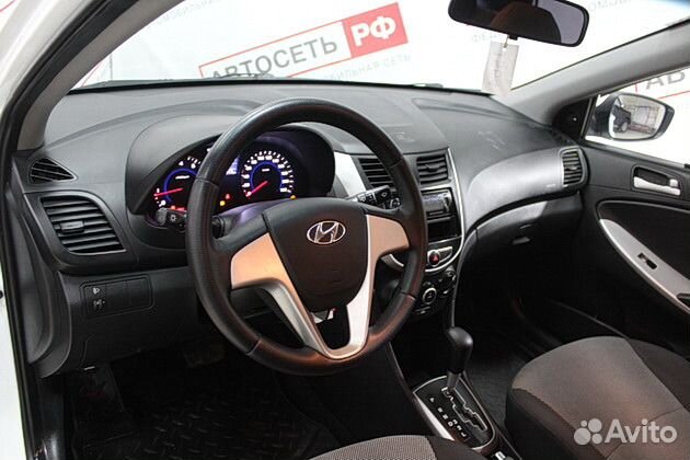 Hyundai Solaris 1.6 AT, 2012, 38 000 км