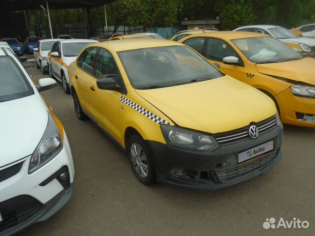 Volkswagen Polo 1.6 МТ, 2015, битый, 100 000 км