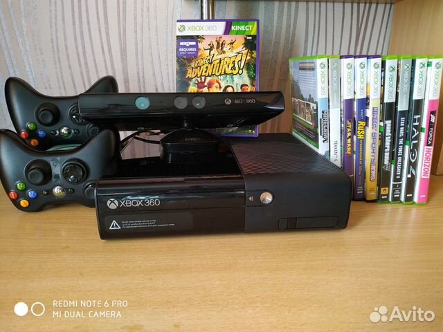 Xbox 360 полный комплект. 2 геймпада, +9 дисков