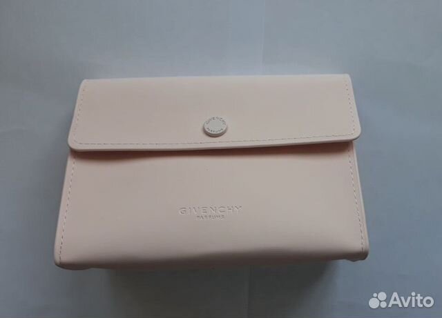 Косметичка YSL, Kiehls, Рив Гош, вязаная