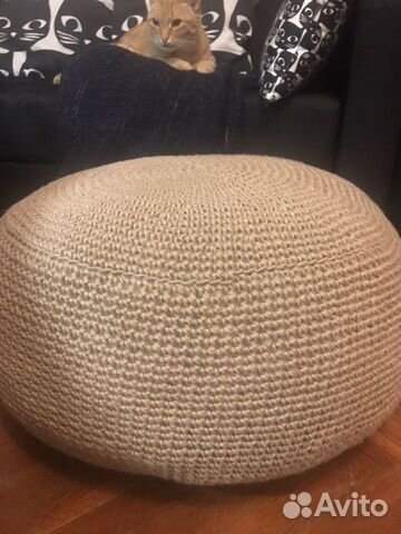 Пуфик вязанный из джута