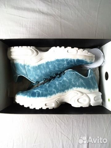 nike air max plus water pool