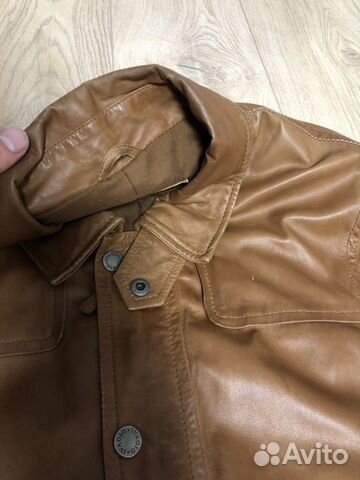 Кожаная куртка Ivagio Кожаная куртка Ivagio