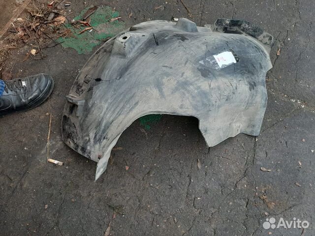 Передний правый подкрылок Mercedes W164 ML 350 Передний правый подкрылок Mercedes W164 ML 350