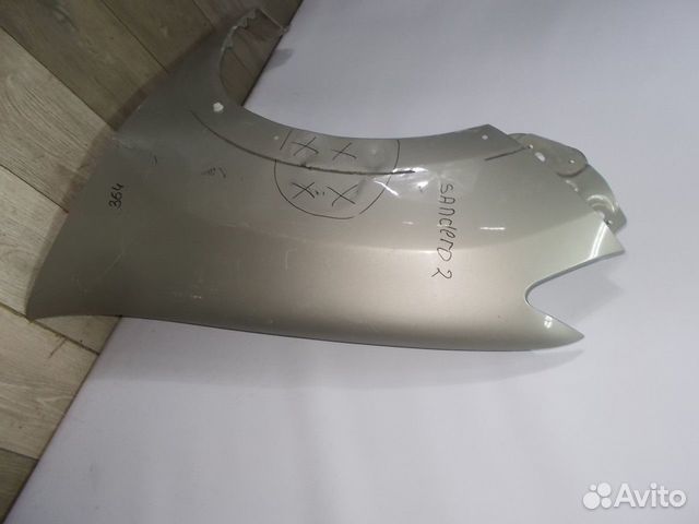 Крыло переднее левое бу Renault Sandero Stepway 2