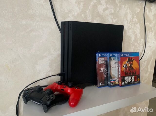 PS4 Pro 1 Tb + 2 геймпада + 30 игр PS4 Pro 1 Tb + 2 геймпада + 30 игр