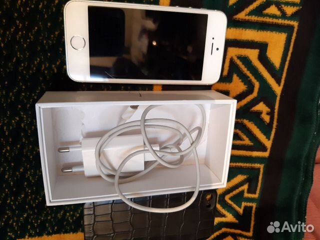 Телефон iPhone se 32 gb Телефон iPhone se 32 gb