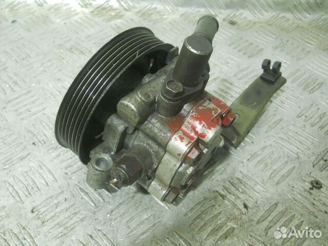 Mazda MPV 2 LW Насос гур