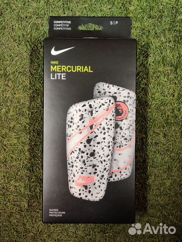 Новые футбольные щитки Nike Mercurial Lite Новые футбольные щитки Nike Mercurial Lite
