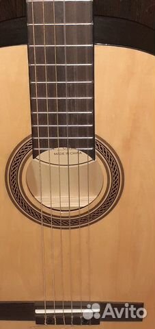Akustik-Gitarre