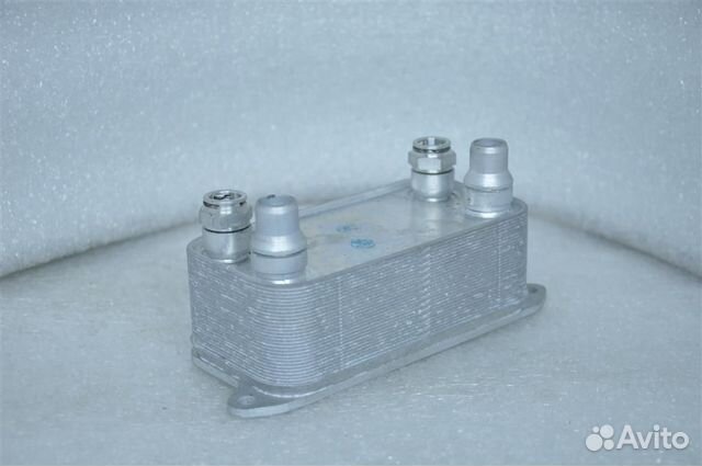Радиатор масляный Mercedes W204 W207 W212 R218 Радиатор масляный Mercedes W204 W207 W212 R218