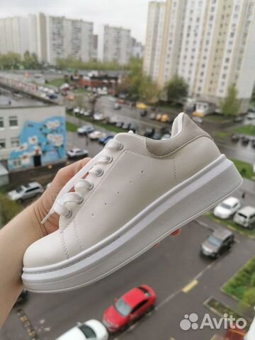 Кроссовки женские Кроссовки женские