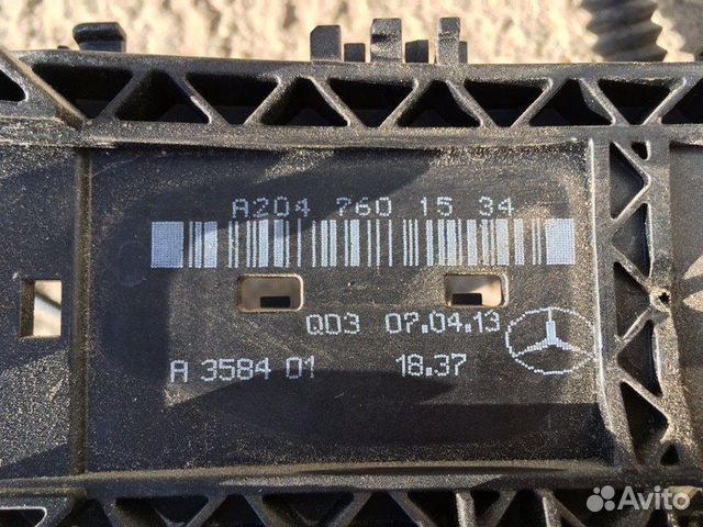 Кронштейн ручки двери передний левый Mercedes-Benz