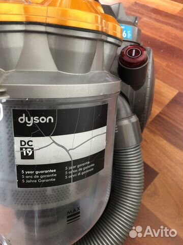 Пылесос Dyson DC19