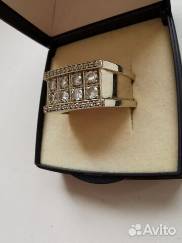 Мужской золотой пертень печатка с бриллиантами Мужской золотой пертень печатка с бриллиантами