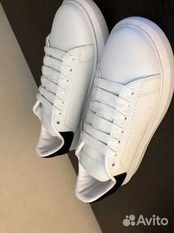 Кроссовки Alexander McQueen Lace-Up Sneaker
