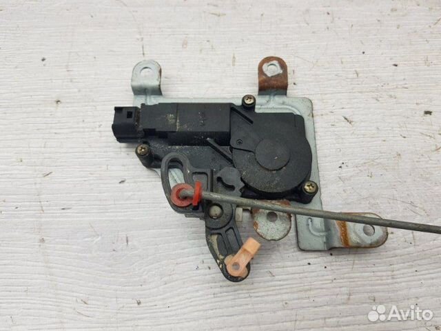 Актуатор крышки багажника Kia Sorento 1 D4CB 2005