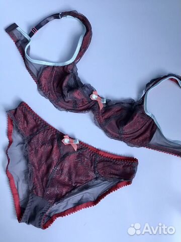 Комплект нижнего белья новый 34В, 36С