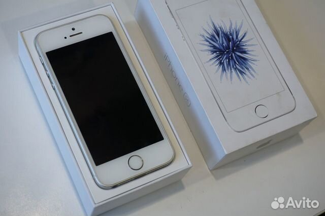 iPhone SE 32gb полный комплект