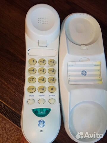 Телефон кнопочный