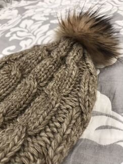 Новая вязаная шапка с меховым помпоном р. 48