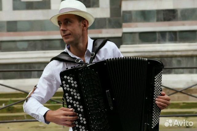 Баянист на праздник. Поющий баянист в Москве