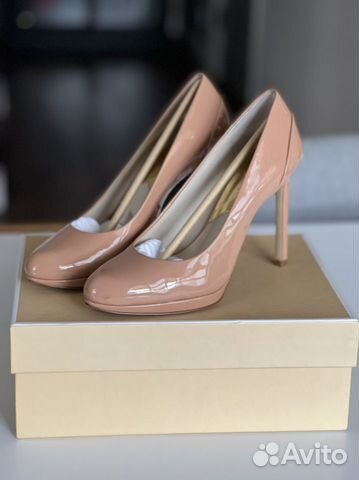 Бежевые туфли Michael Kors