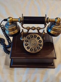 Телефонный аппарат под ретро