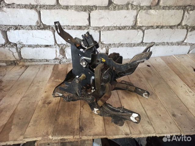 Педальный узел vw Passat b3 АКПП